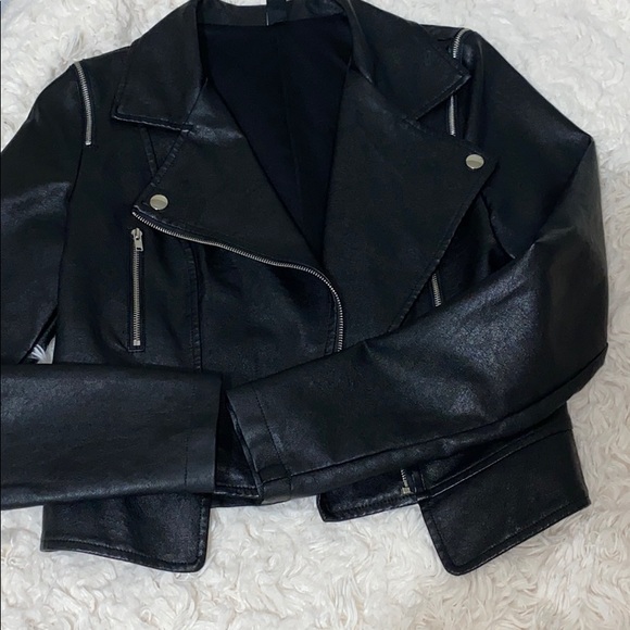 🦋🖤black leather jacket🖤🦋 - Picture 3 of 11